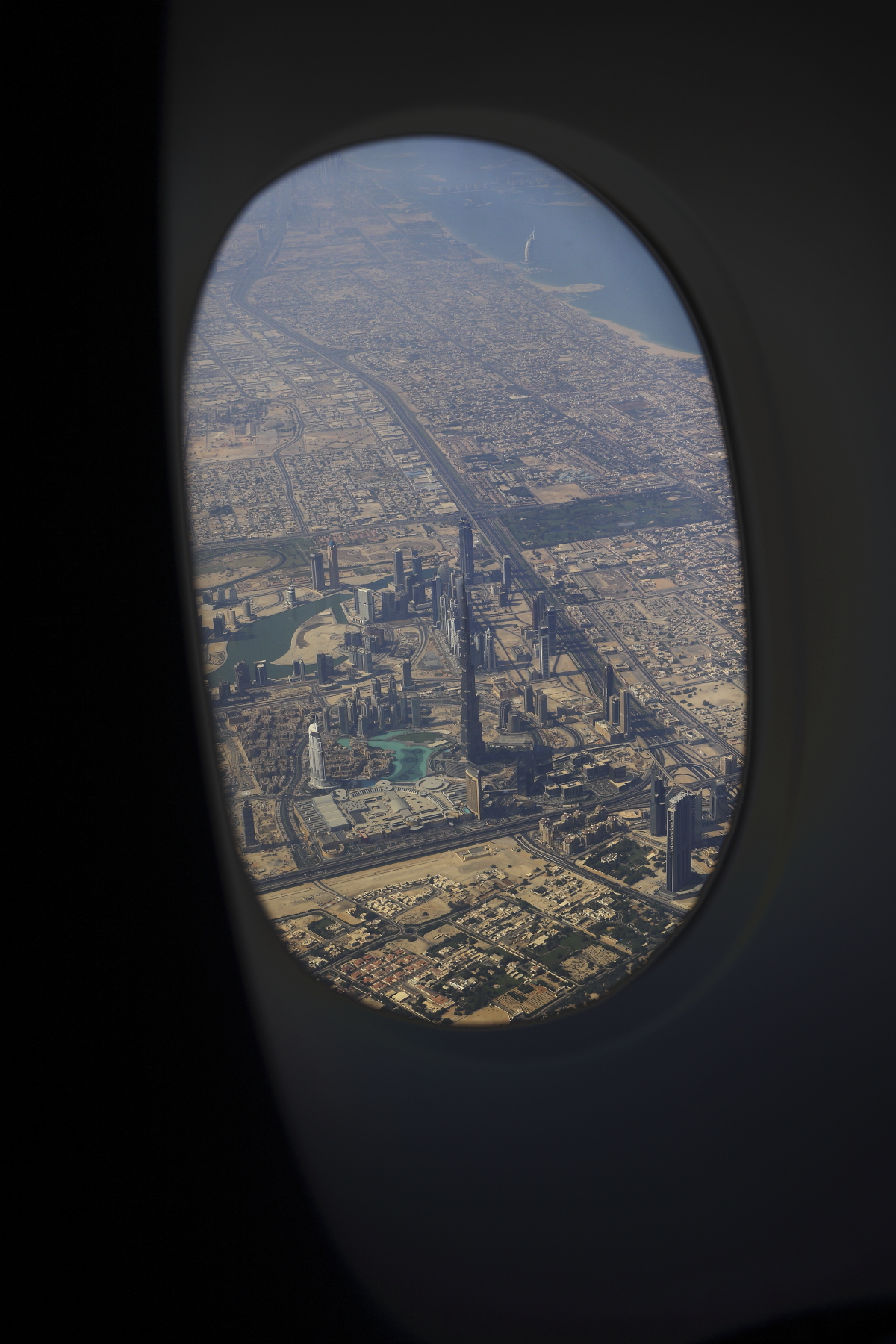 Dubai > Sydney