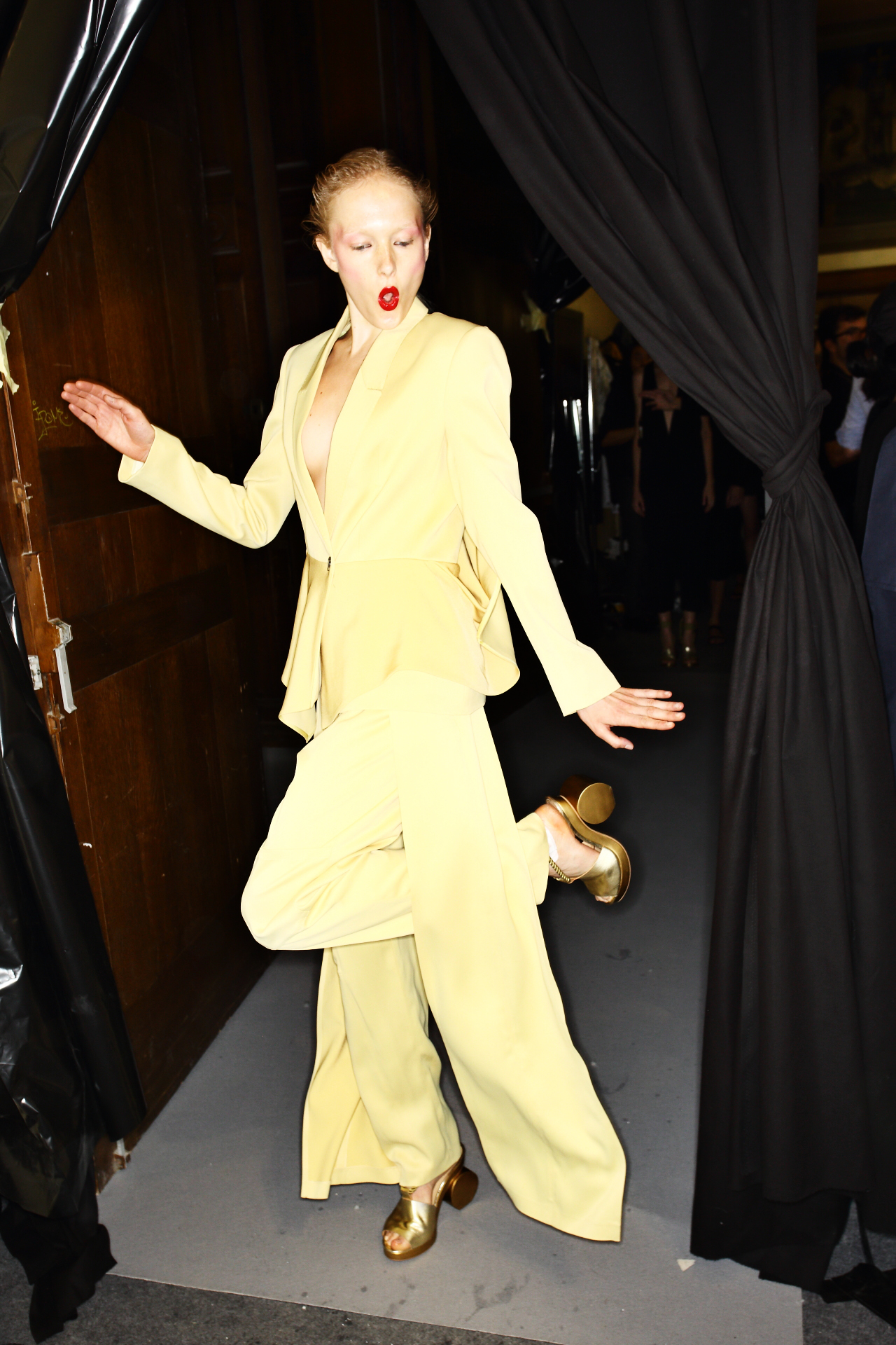 Chalayan SS16 Fashion Show Paris Backstage