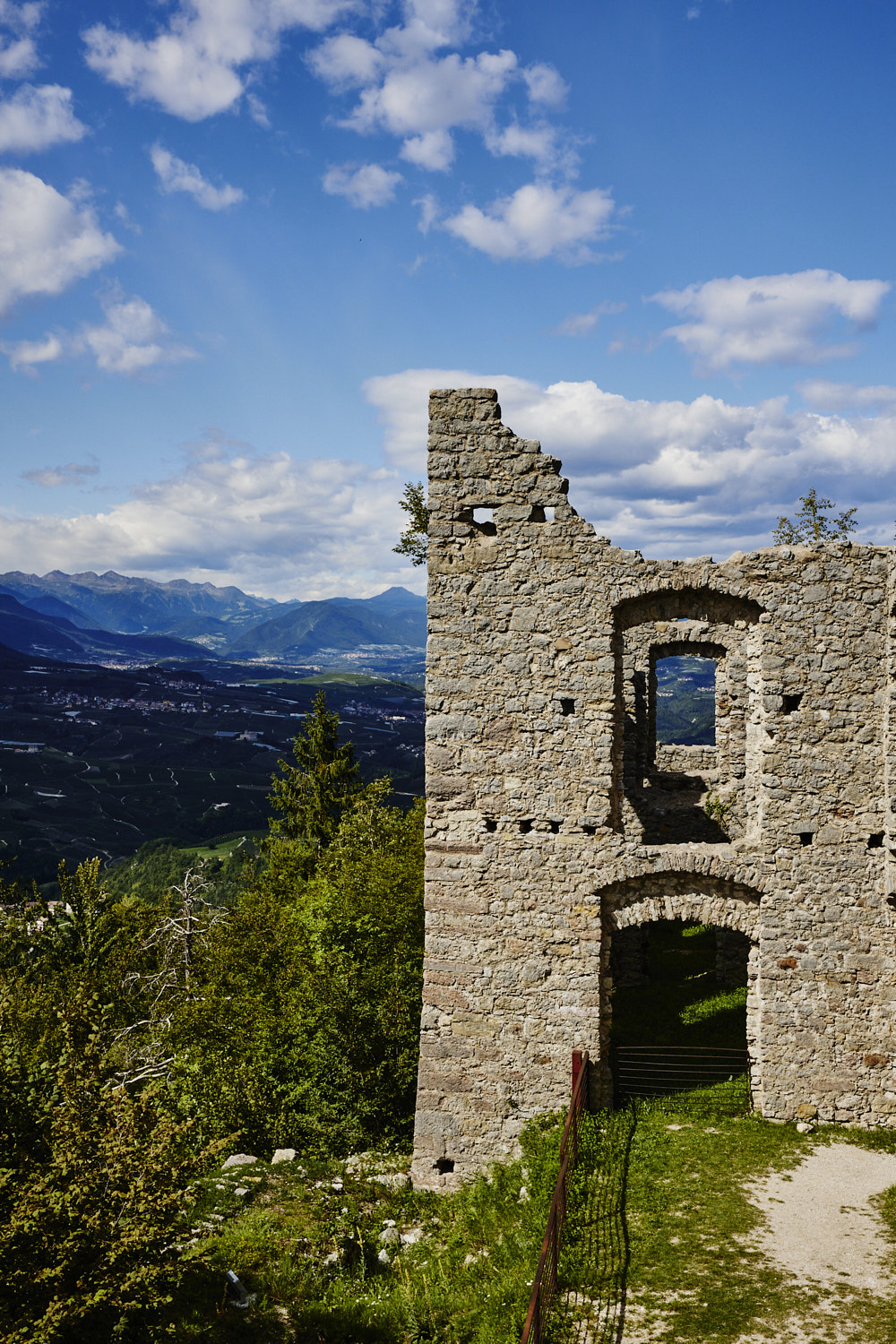 Molveno and Castel Belfort with Bees